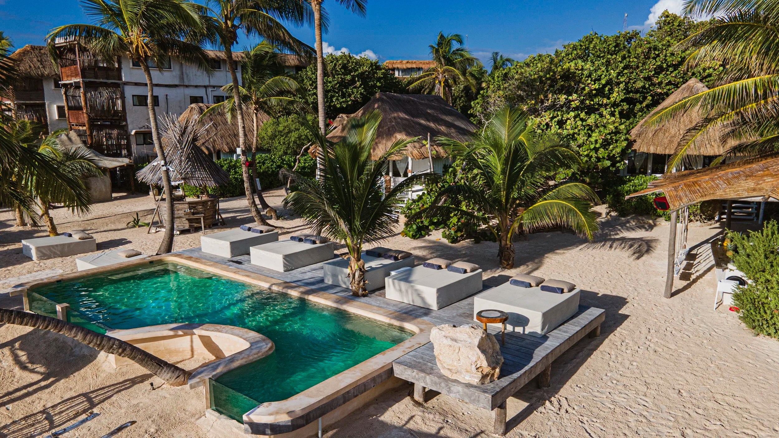 slider image slider_item_YdycGH